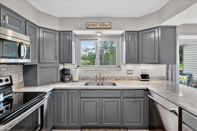 1269 Lake Valley Drive, Fenton Twp, MI 48430