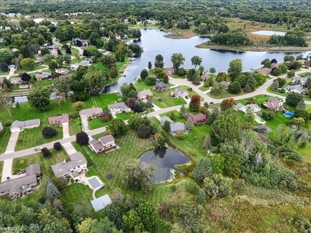 1269 Lake Valley Drive, Fenton Twp, MI 48430