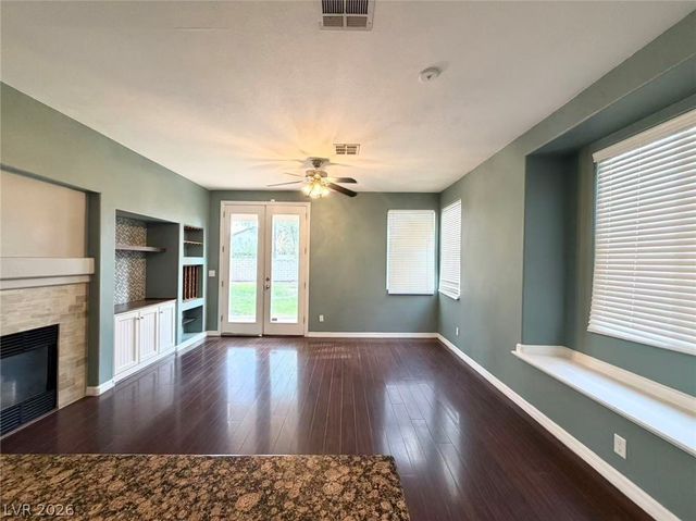 8901 Square Knot Avenue, Las Vegas, NV 89143