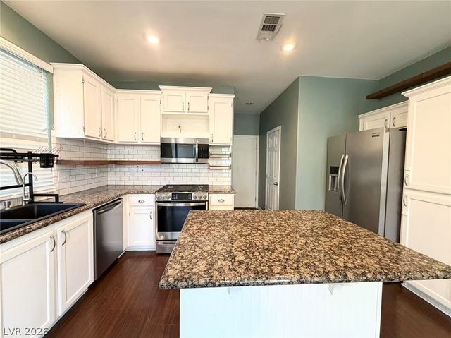 8901 Square Knot Avenue, Las Vegas, NV 89143