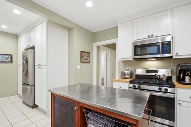 733 35th St, Sacramento, CA 95816