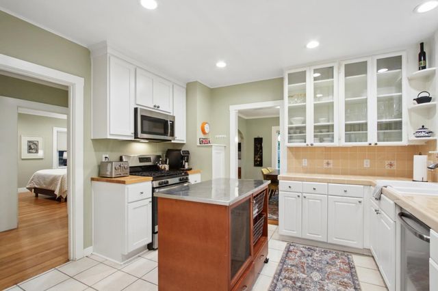 733 35th St, Sacramento, CA 95816