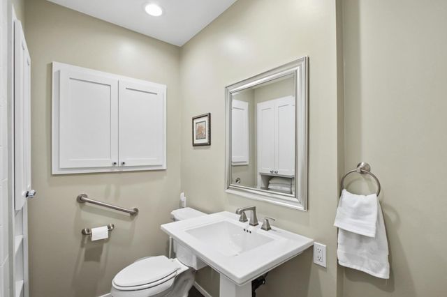 733 35th St, Sacramento, CA 95816