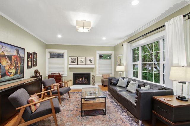 733 35th St, Sacramento, CA 95816