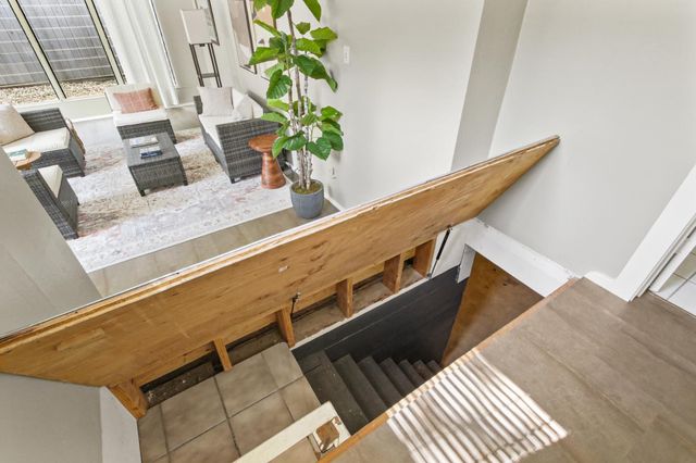 733 35th St, Sacramento, CA 95816