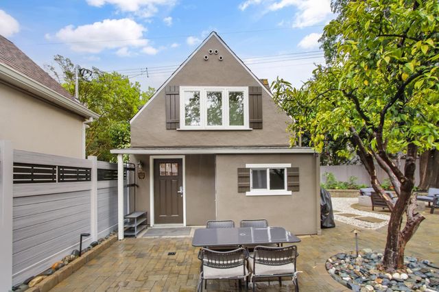 733 35th St, Sacramento, CA 95816