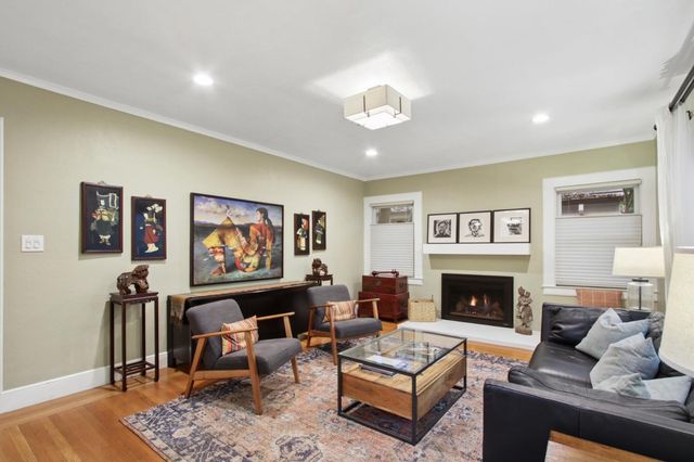 733 35th St, Sacramento, CA 95816