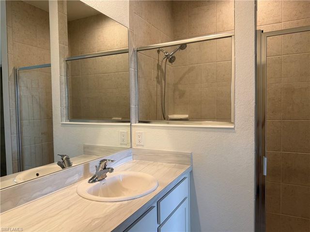 916 NW 3rd AVE, Cape Coral, FL 33993