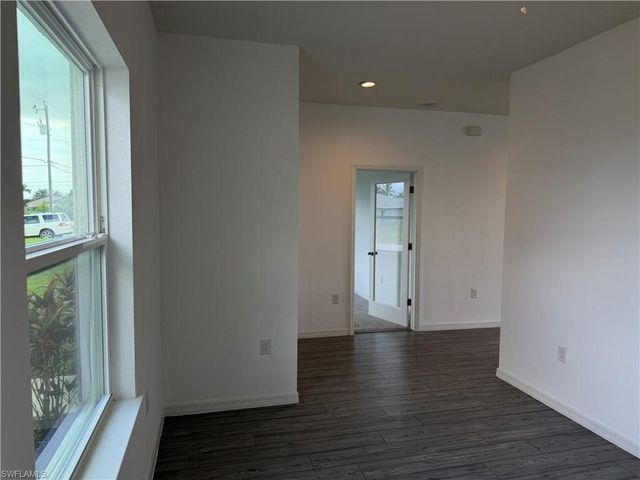916 NW 3rd AVE, Cape Coral, FL 33993