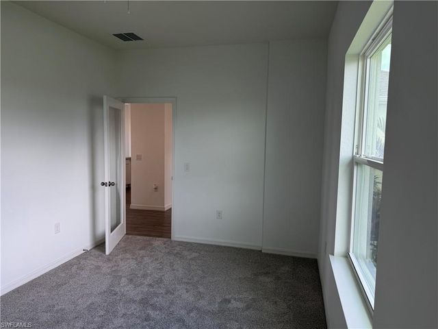 916 NW 3rd AVE, Cape Coral, FL 33993