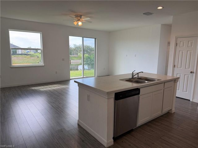 916 NW 3rd AVE, Cape Coral, FL 33993