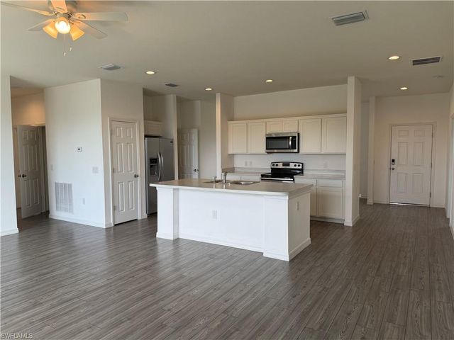 916 NW 3rd AVE, Cape Coral, FL 33993