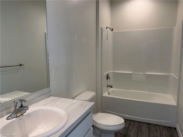 916 NW 3rd AVE, Cape Coral, FL 33993