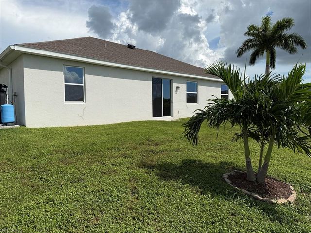916 NW 3rd AVE, Cape Coral, FL 33993