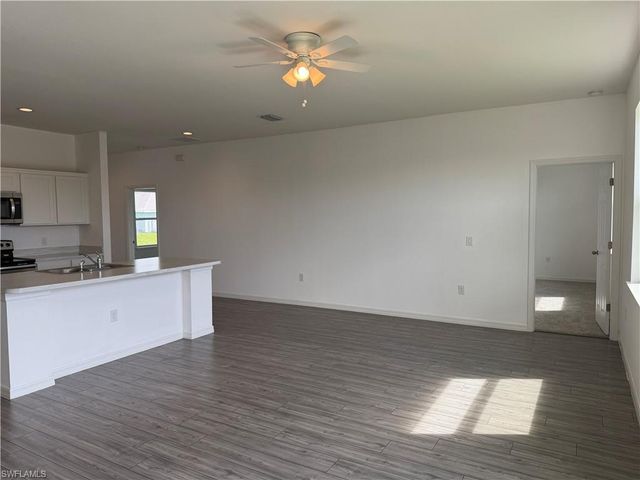 916 NW 3rd AVE, Cape Coral, FL 33993