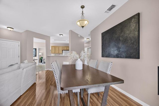 101 Aruba Cir, Sacramento, CA 95823