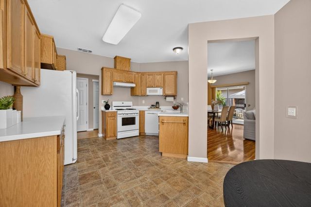 101 Aruba Cir, Sacramento, CA 95823