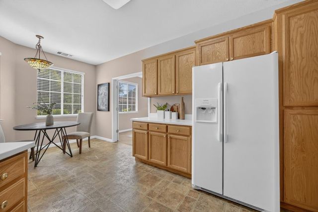 101 Aruba Cir, Sacramento, CA 95823