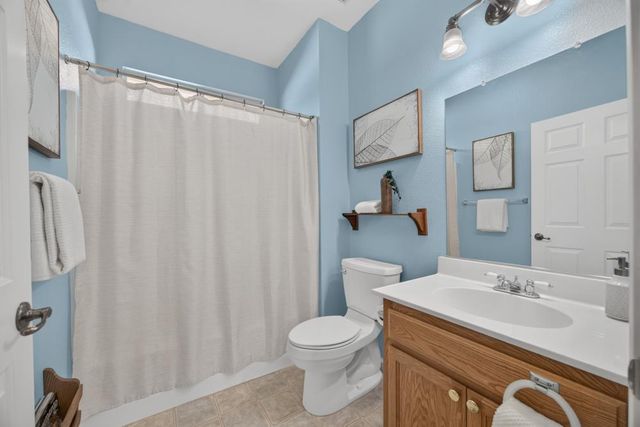 101 Aruba Cir, Sacramento, CA 95823