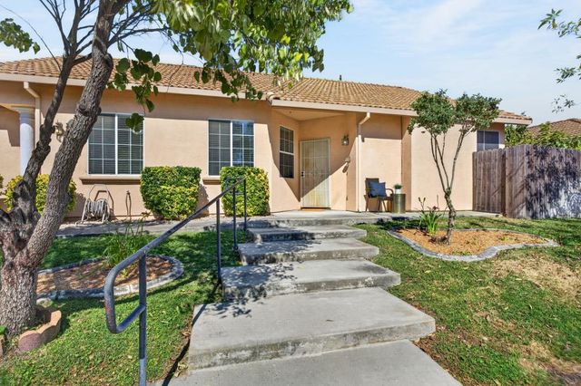 101 Aruba Cir, Sacramento, CA 95823