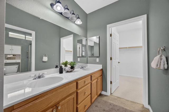 101 Aruba Cir, Sacramento, CA 95823