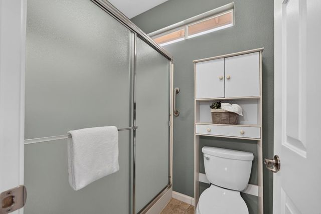 101 Aruba Cir, Sacramento, CA 95823