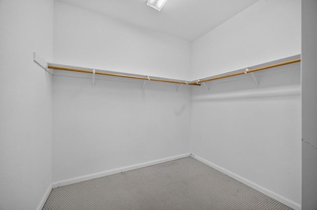 101 Aruba Cir, Sacramento, CA 95823