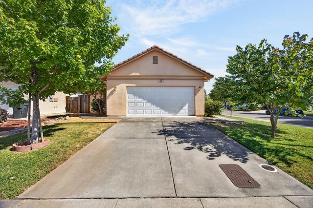 101 Aruba Cir, Sacramento, CA 95823