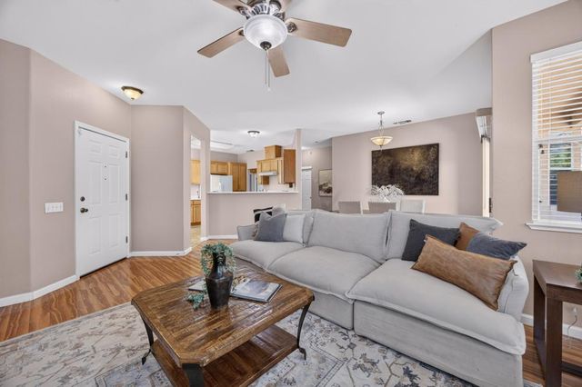101 Aruba Cir, Sacramento, CA 95823