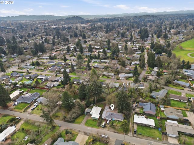 860 N VAN DUYN St, Eugene, OR 97401