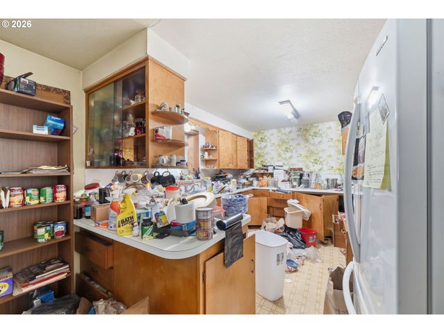 860 N VAN DUYN St, Eugene, OR 97401