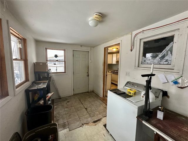 185 Jordan Ave Avenue, Gates, NY 14606