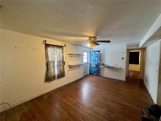 185 Jordan Ave Avenue, Gates, NY 14606