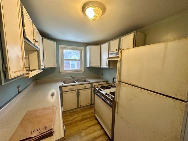 185 Jordan Ave Avenue, Gates, NY 14606