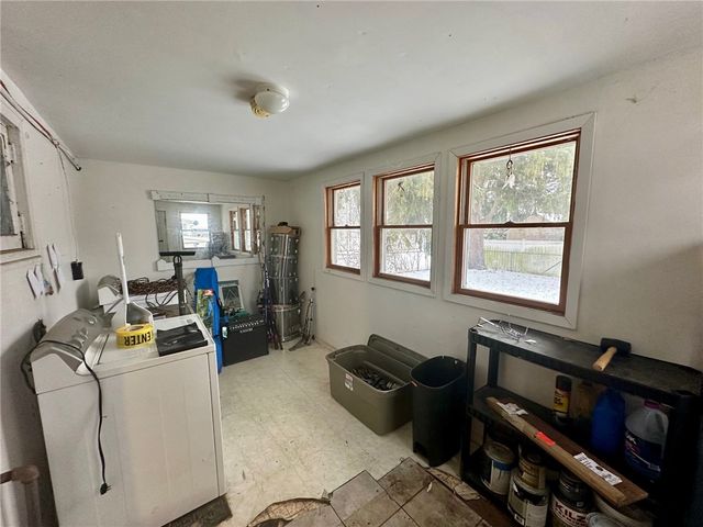 185 Jordan Ave Avenue, Gates, NY 14606