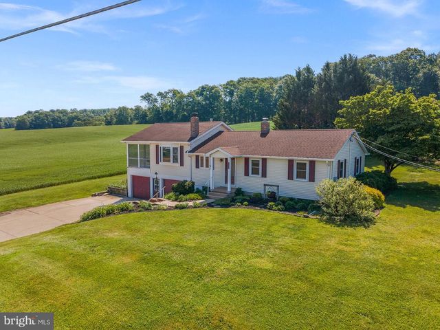2837 TRACEYS MILL RD, Manchester, MD 21102