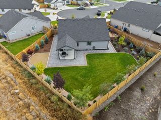 3565 NW 9th Court, Redmond, OR 97756