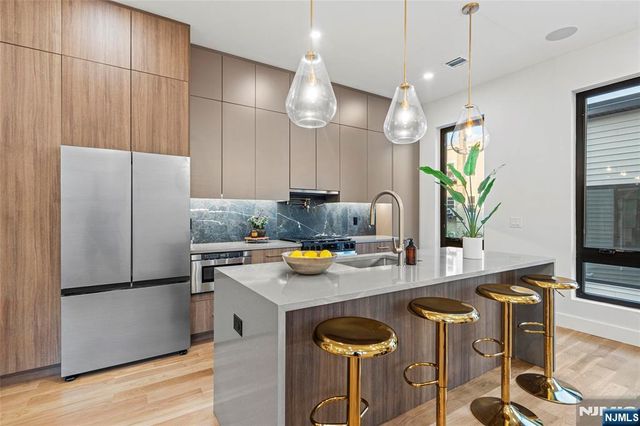 32 Hancock Avenue 3, Jersey City, NJ 07307