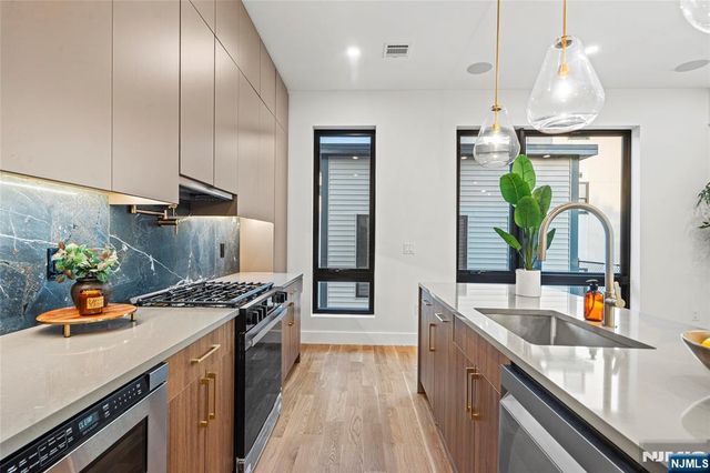 32 Hancock Avenue 3, Jersey City, NJ 07307