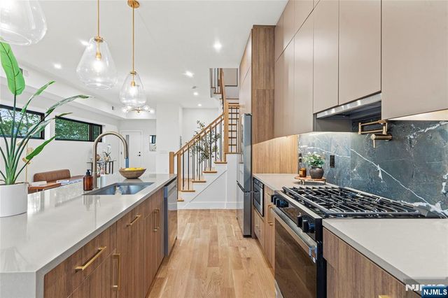 32 Hancock Avenue 3, Jersey City, NJ 07307