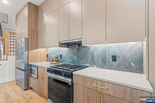 32 Hancock Avenue 3, Jersey City, NJ 07307