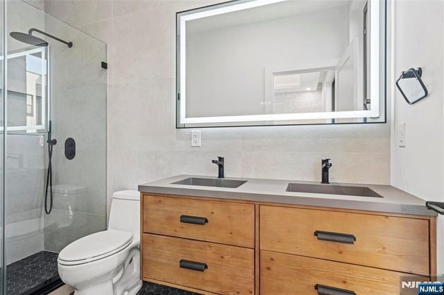 32 Hancock Avenue 3, Jersey City, NJ 07307