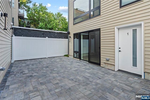 32 Hancock Avenue 3, Jersey City, NJ 07307