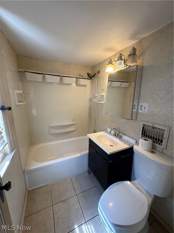 629 SE Willard Avenue SE, Warren, OH 44483
