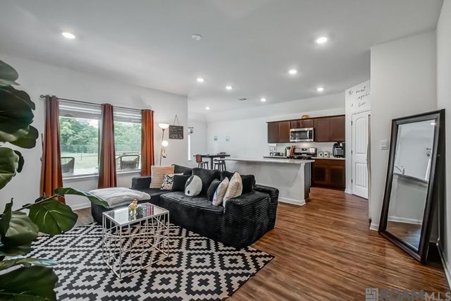 734 Lambot Ave, Zachary, LA 70791