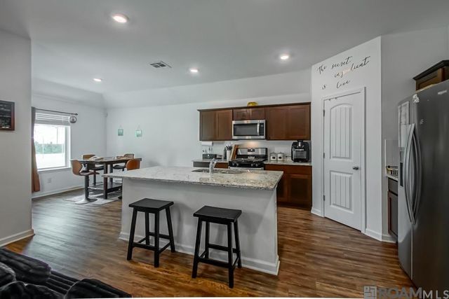 734 Lambot Ave, Zachary, LA 70791