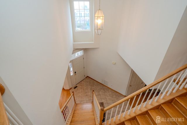 6 Barlow Court, Plainsboro, NJ 08536