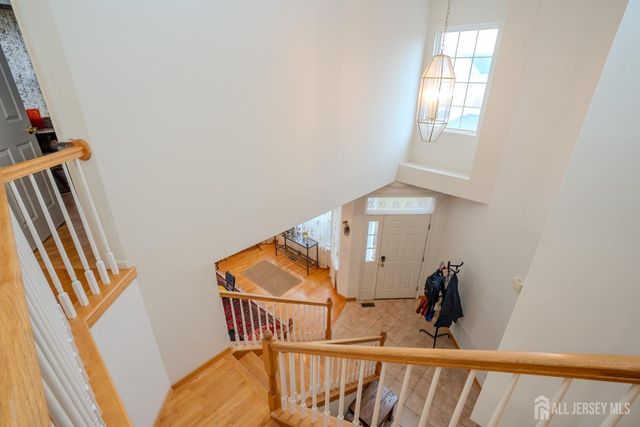 6 Barlow Court, Plainsboro, NJ 08536