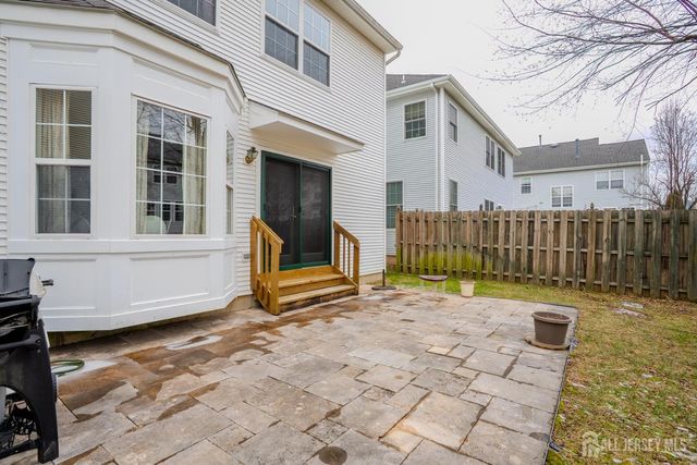 6 Barlow Court, Plainsboro, NJ 08536