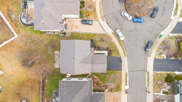 6 Barlow Court, Plainsboro, NJ 08536